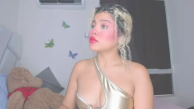 Snapshot of sofiacastillo01 chatting on April 2026 06:09:01 PM sofiacastillo01 online show from April 2026 06:09:01 PM