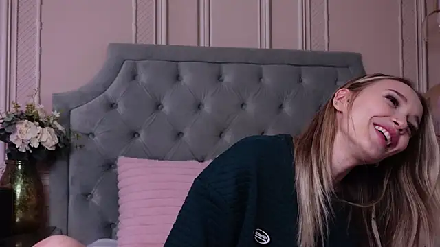 LucyAddison online show from June 2026 04:11:01 PM