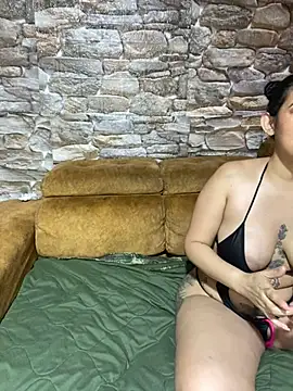 Snapshot of twohornys chatting on December 2024 06:59:01 PM twohornys online show from December 2024 06:59:01 PM