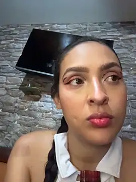 Snapshot of twohornys chatting on October 2025 10:43:02 PM twohornys online show from October 2025 10:43:02 PM