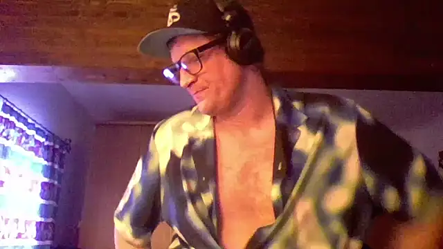 Bigthroaterboy online show from December 2024 01:10:02 PM