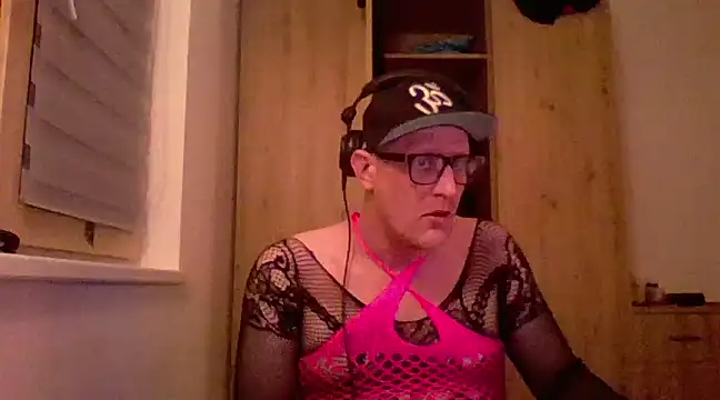 Bigthroaterboy online show from February 2025 08:10:01 PM