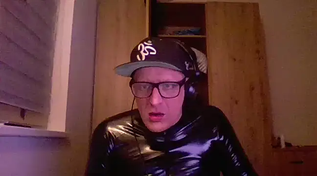 Bigthroaterboy online show from February 2025 08:10:01 PM