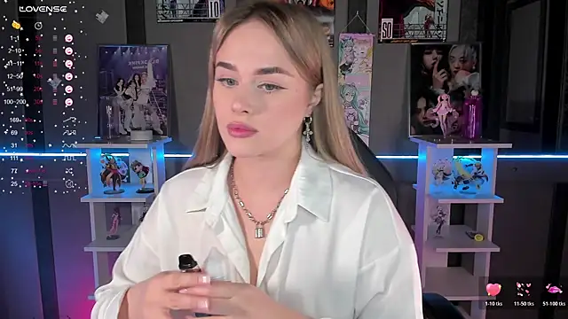 Ellen Soft online show from November 2025 04:18:01 PM