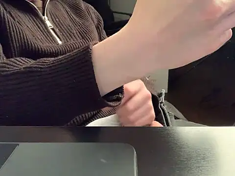 KendrickJiz online show from November 2025 11:36:02 PM