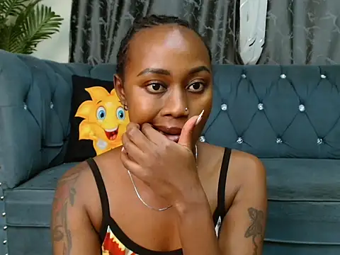 Snapshot of Miss_hot_candy chatting on March 2025 05:01:01 PM Miss hot candy online show from March 2025 05:01:01 PM