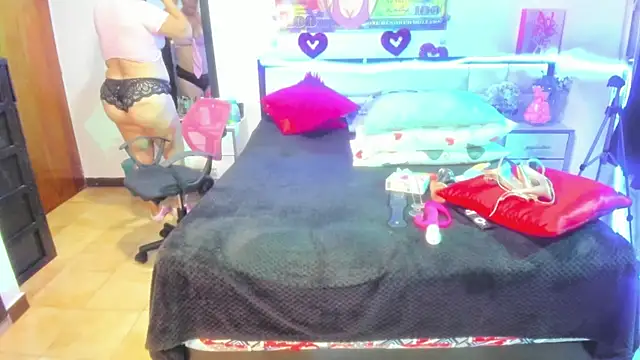 karenmilf 4 online show from December 2024 03:03:02 AM