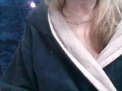 CarlyTreat online show from January 2025 05:01:01 PM