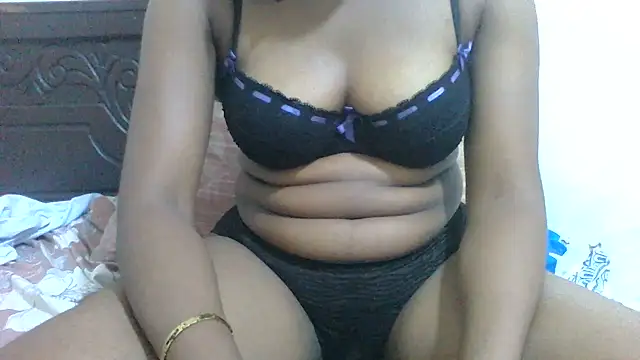 Honeyme24 online show from July 2026 03:14:02 PM