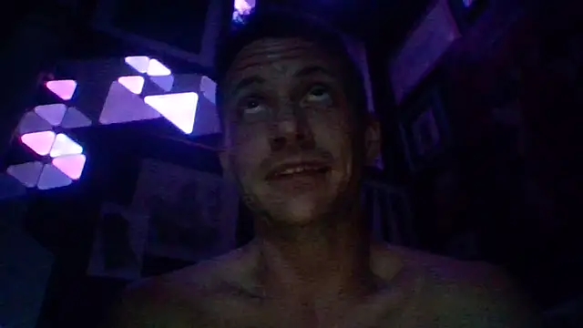 Snapshot of trash4cash chatting on January 2025 04:30:02 AM trash4cash online show from January 2025 04:30:02 AM