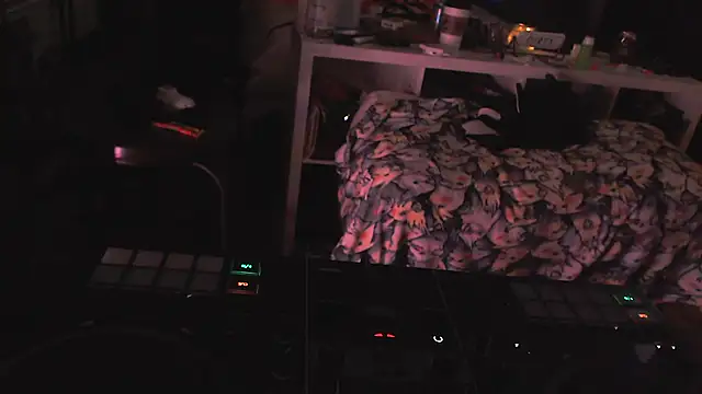 Snapshot of trash4cash chatting on January 2025 04:47:01 AM trash4cash online show from January 2025 04:47:01 AM