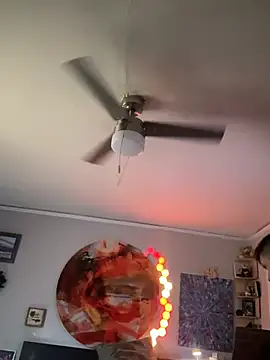 Snapshot of trash4cash chatting on February 2025 03:28:02 PM trash4cash online show from February 2025 03:28:02 PM