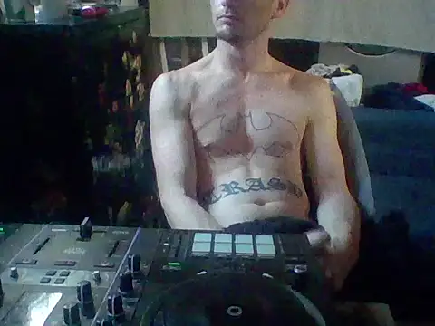 Snapshot of trash4cash chatting on October 2025 08:59:01 PM trash4cash online show from October 2025 08:59:01 PM