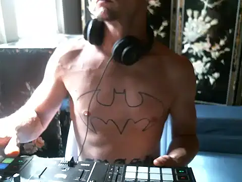 Snapshot of trash4cash chatting on October 2025 06:28:02 PM trash4cash online show from October 2025 06:28:02 PM