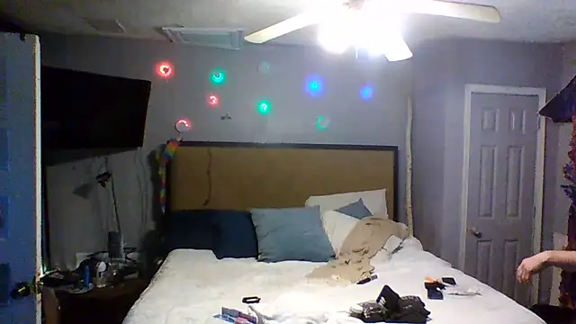 Snapshot of trash4cash chatting on November 2025 06:50:01 PM trash4cash online show from November 2025 06:50:01 PM