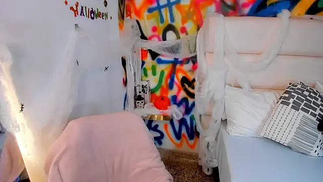 Liana Bernocchi online show from September 2025 09:08:02 PM