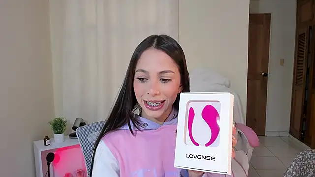 shanakendal2 online show from February 2025 06:57:02 PM