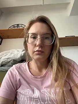 Vanilladreams online show from May 2026 04:03:01 PM