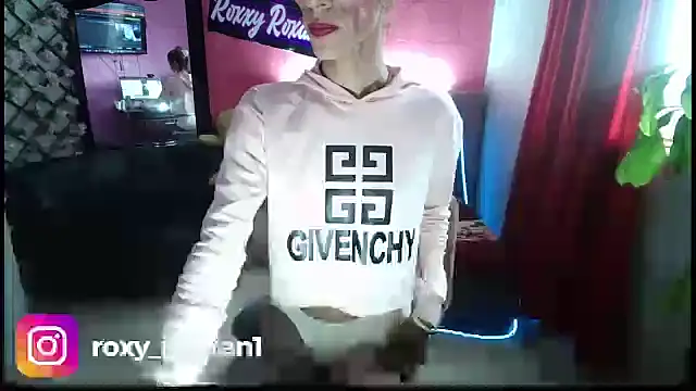 roxy roxxan online show from January 2025 10:02:02 PM