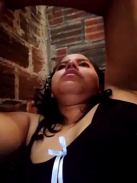 jume2205 online show from March 2025 08:00:01 PM