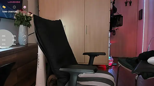 ariana fitl  online show from January 2025 02:18:02 AM