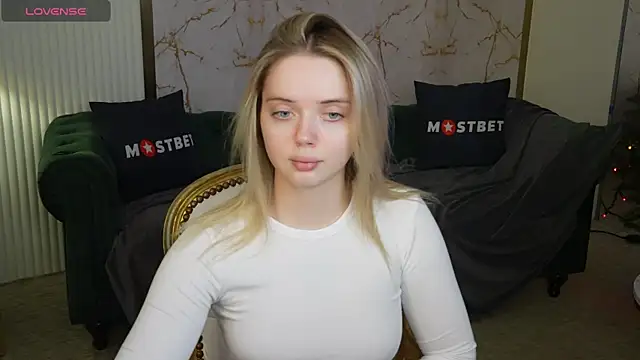 Cassy-Celestial  online show from December 2024 11:42:02 PM