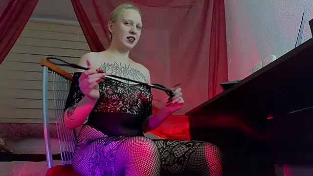 Snapshot of Martha_Hoffman chatting on January 2025 03:55:02 PM Martha Hoffman online show from January 2025 03:55:02 PM