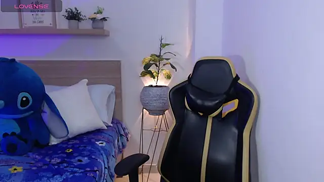 aurora rodriguez online show from December 2024 12:16:02 PM