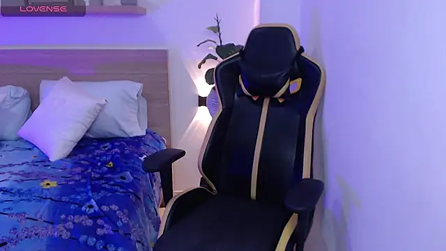 aurora rodriguez online show from December 2024 12:24:01 PM