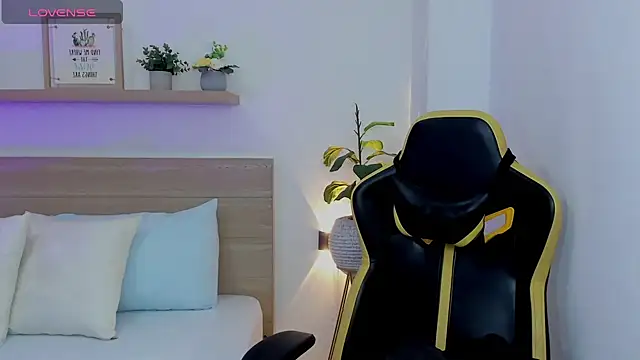 aurora rodriguez online show from January 2025 12:09:02 PM