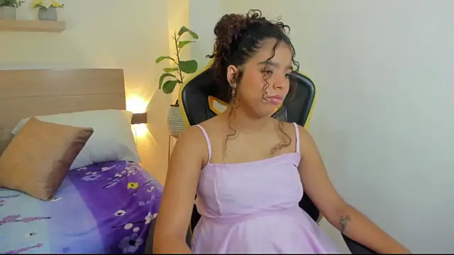 aurora rodriguez online show from October 2025 12:40:02 PM