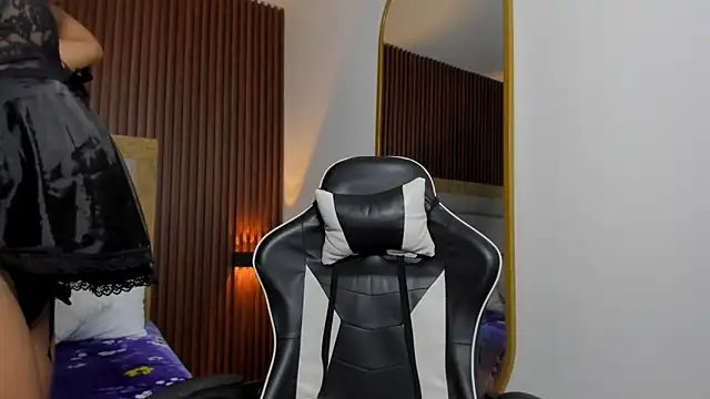 aurora rodriguez online show from November 2025 12:27:01 PM