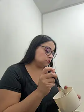 Sol biglips online show from April 2026 03:39:01 PM