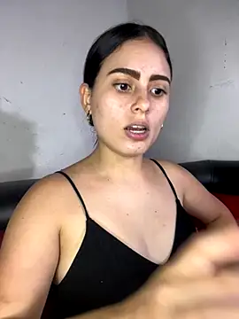 Azuna25 online show from November 2025 07:58:01 PM