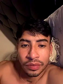 Snapshot of tom_thick chatting on September 2025 06:02:01 AM tom thick online show from September 2025 06:02:01 AM