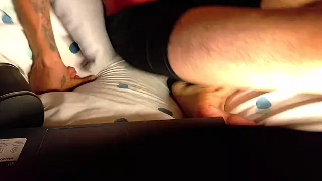 Snapshot of tom_thick chatting on October 2025 05:02:02 AM tom thick online show from October 2025 05:02:02 AM