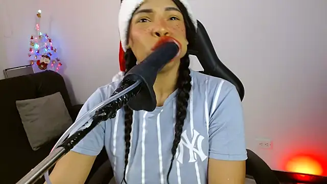 Snapshot of Anabel693 chatting on December 2024 07:31:01 AM Anabel693 online show from December 2024 07:31:01 AM