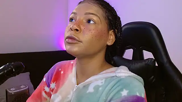 Snapshot of Anabel693 chatting on January 2025 07:07:01 AM Anabel693 online show from January 2025 07:07:01 AM