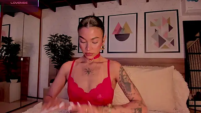 LunaRuso online show from June 2026 08:02:02 PM