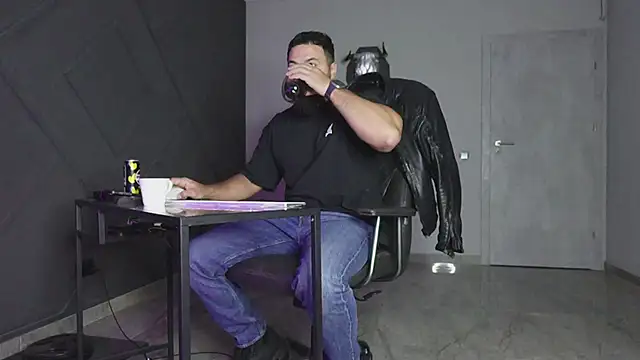 mattmasterss online show from October 2025 09:13:01 PM