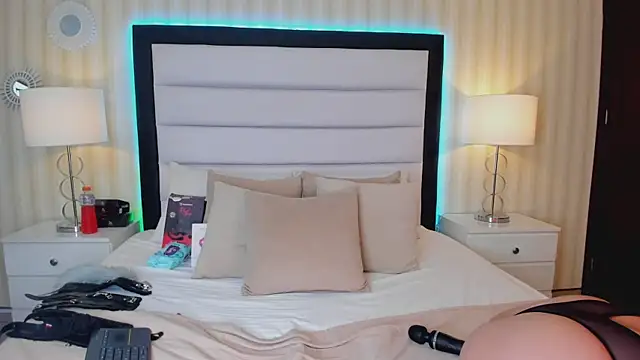 Snapshot of Valeriasaenzz_ chatting on December 2024 07:32:02 PM Valeriasaenzz online show from December 2024 07:32:02 PM