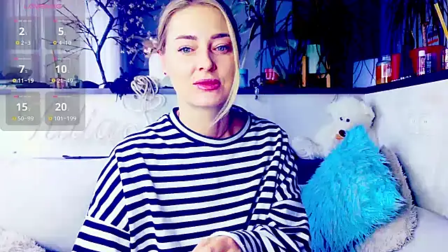  JuliaSpace  online show from November 2025 12:15:02 PM