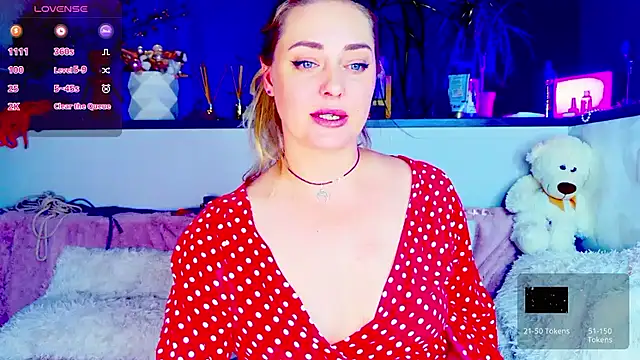 Snapshot of _JuliaSpace_ chatting on May 2026 05:55:02 PM JuliaSpace online show from May 2026 05:55:02 PM