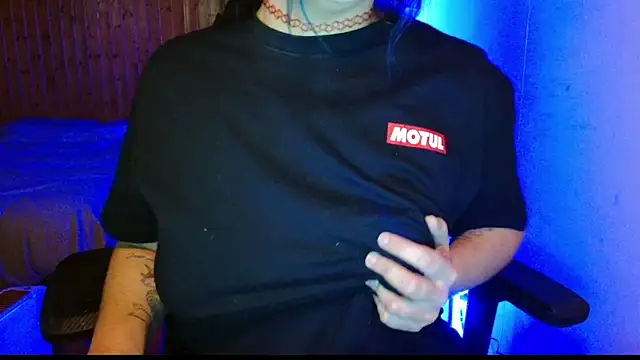 Snapshot of bratty_niagara chatting on December 2025 09:20:02 PM bratty niagara online show from December 2025 09:20:02 PM