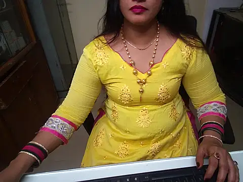 Arushisingh8888 online show from September 2025 01:00:02 PM