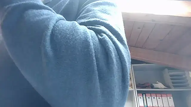 TWENTYONE0021 online show from October 2025 11:14:02 AM