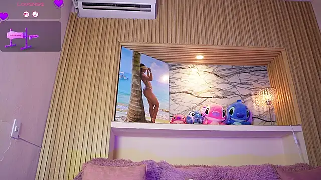 adri crof online show from October 2025 03:40:01 AM