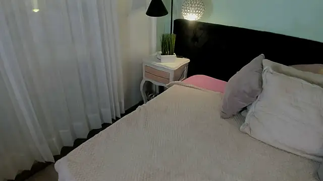 EvaaStevens online show from September 2025 11:55:02 AM