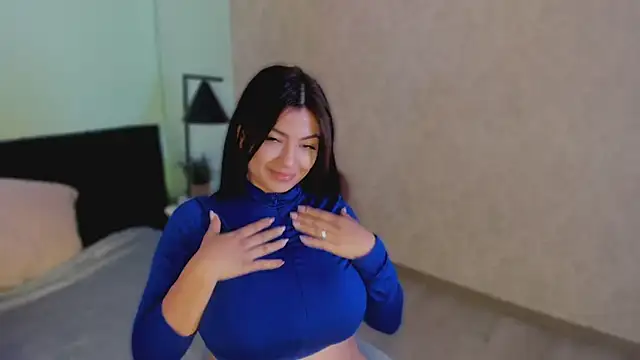 EvaaStevens online show from November 2025 12:31:02 PM