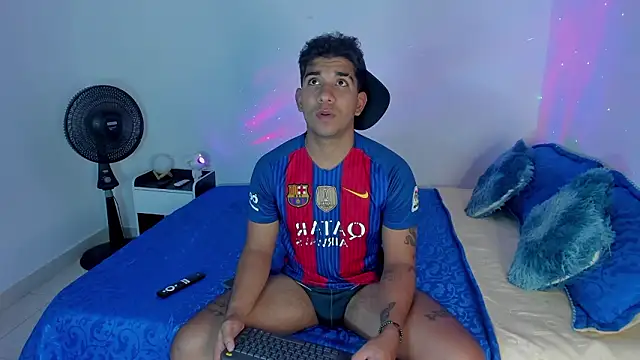 Snapshot of valentino_santoss chatting on February 2026 05:50:01 PM valentino santoss online show from February 2026 05:50:01 PM